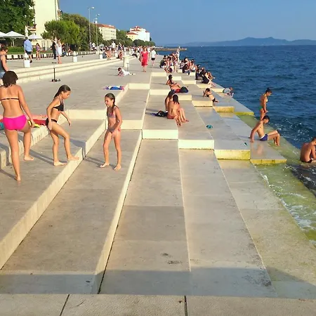 بيت ضيافة And With Wifi - 14528 4*