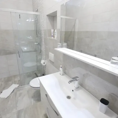 And With Wifi - 14528 게스트하우스 자다르